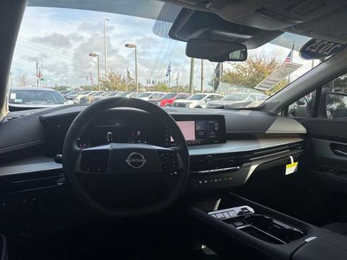 Certified 2025 Nissan Murano SL w/ Cargo Package image 12