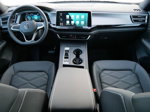 New 2026 Volkswagen Atlas Cross Sport SE image 7
