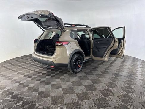 Used 2025 Nissan Rogue SV AWD/4WD image 14