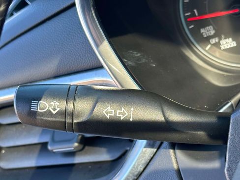 Used 2019 Chevrolet Equinox LT image 25