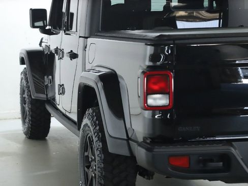 Used 2022 Jeep Gladiator Sport AWD/4WD image 40