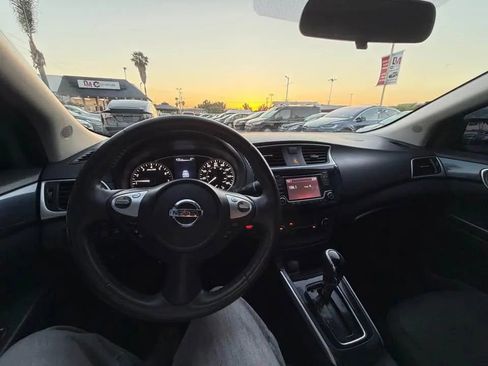 Used 2016 Nissan Sentra SR FWD image 10