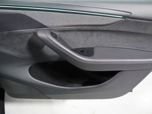 Used 2026 Tesla Model Y Long Range RWD image 68