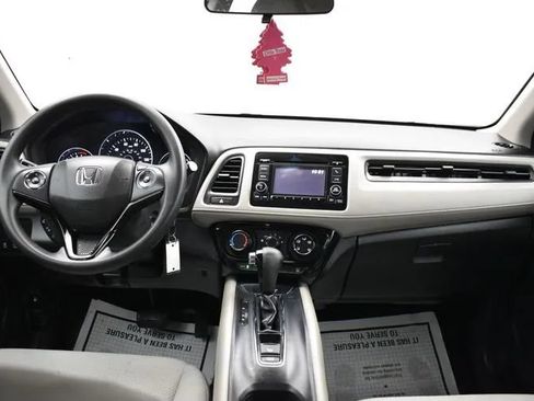 Used 2021 Honda HR-V LX image 19