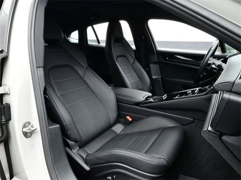 Used 2025 Porsche Panamera 4 image 17