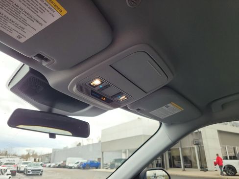 Certified 2022 Ford Explorer XLT image 29