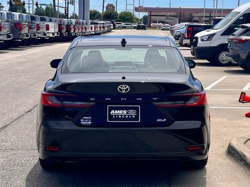 Used 2025 Toyota Camry Hybrid AWD/4WD image 5