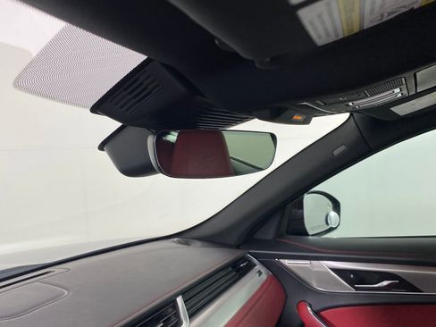 Used 2021 Jaguar F-PACE R-Dynamic S image 23