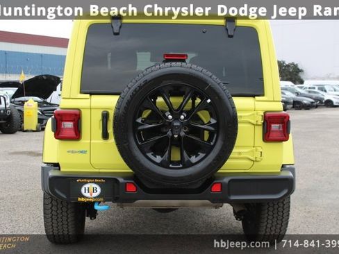 Used 2024 Jeep Wrangler Unlimited Sahara image 4