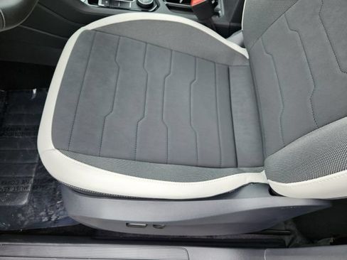 New 2026 Volkswagen Taos SE AWD/4WD image 21