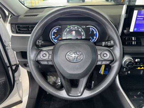 Used 2024 Toyota RAV4 LE AWD/4WD image 22