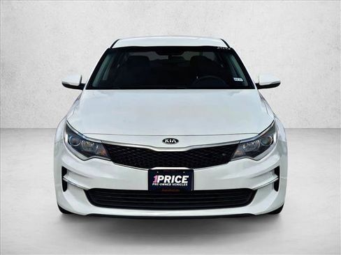 Used 2017 Kia Optima LX w/ Option Group 014 FWD image 2
