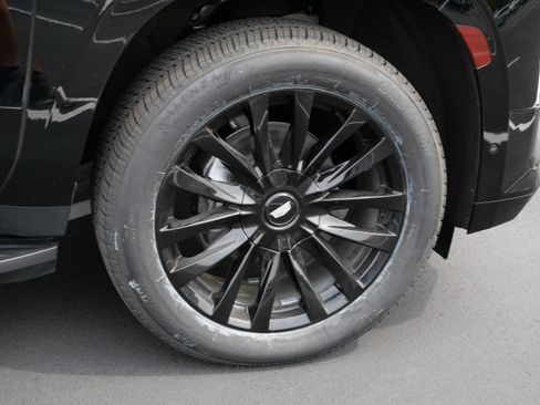 Certified 2023 Cadillac Escalade ESV Premium Luxury w/ Performance Package AWD/4WD image 14