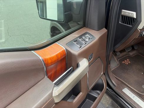Used 2017 Ford F150 King Ranch w/ Equipment Group 601A Luxury AWD/4WD image 11