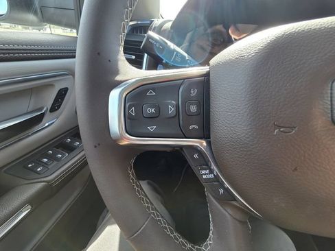 Used 2025 RAM 1500 Laramie AWD/4WD image 17