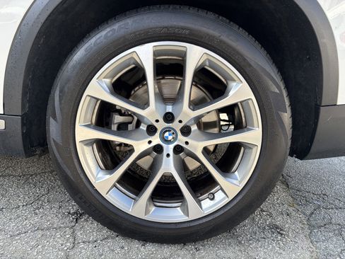 Used 2022 BMW X5 xDrive45e w/ Executive Package image 7