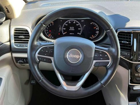 Certified 2022 Jeep Grand Cherokee Laredo E AWD/4WD image 15