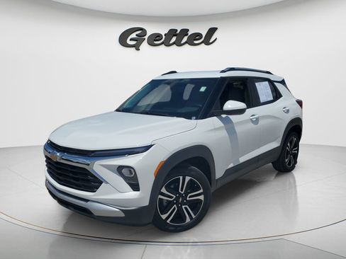 Used 2024 Chevrolet TrailBlazer LT w/ LT Cold Weather Package FWD image 1
