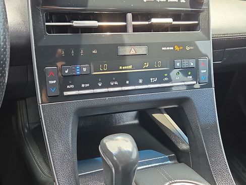 Used 2019 Toyota Avalon Touring FWD image 19