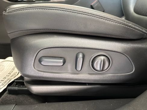 Used 2023 Buick Encore GX Essence w/ Experience Buick Package FWD image 22