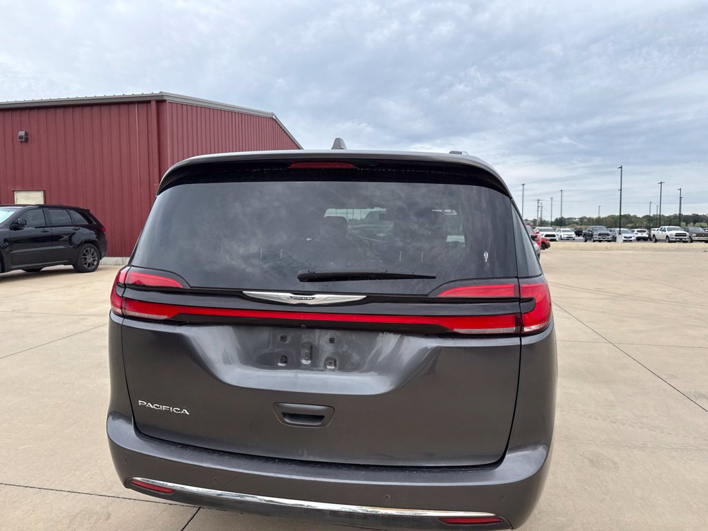 Used 2021 Chrysler Pacifica Touring-L FWD image 36