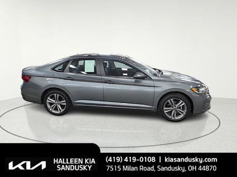 Used 2023 Volkswagen Jetta SE FWD image 7