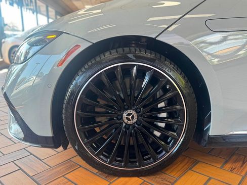 Used 2023 Mercedes-Benz EQE 500 4MATIC Sedan image 15