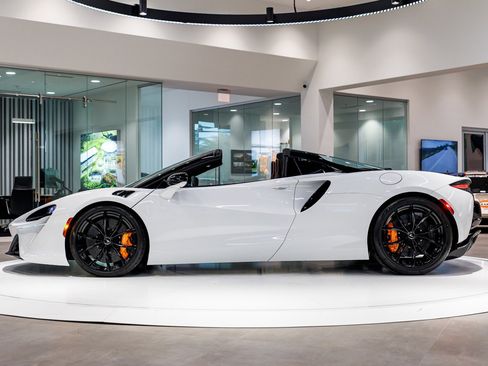 New 2026 McLaren Artura Spider RWD image 3
