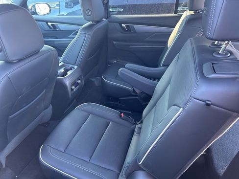 Used 2025 Buick Enclave Sport Touring image 8