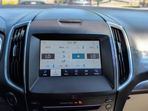 Used 2019 Ford Edge Titanium FWD image 13