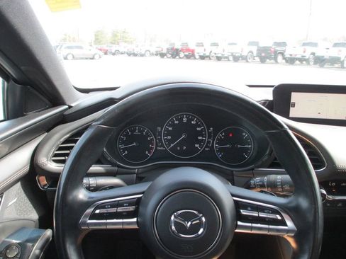 Used 2021 MAZDA MAZDA3 Premium Plus image 31