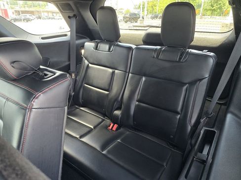 Used 2025 Ford Explorer ST-Line w/ ST-Line Street Pack AWD/4WD image 11
