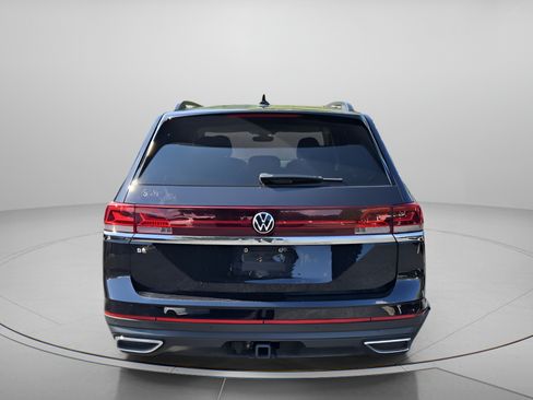 Certified 2025 Volkswagen Atlas SE FWD image 4
