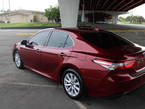 Used 2020 Toyota Camry LE FWD image 6