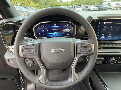 New 2026 Chevrolet Silverado 2500 ZR2 AWD/4WD image 18