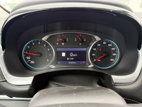 Used 2021 Chevrolet Traverse LT w/ LT Premium Package image 9