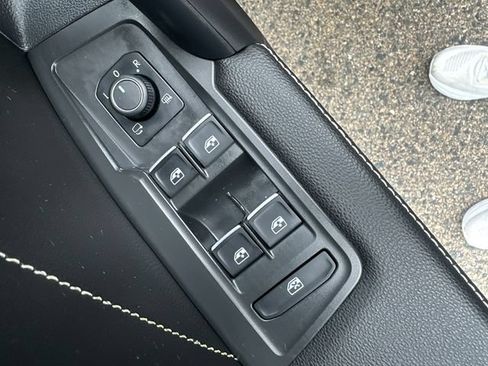 Used 2023 Volkswagen Tiguan SEL R-Line AWD/4WD image 27
