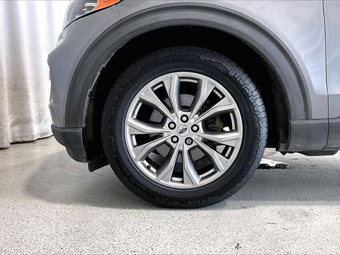 Used 2021 Ford Explorer Limited w/ Equipment Group 301A RWD image 6