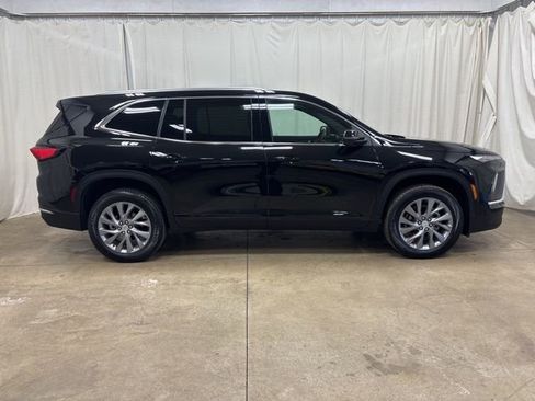 Used 2025 Buick Enclave Preferred image 2