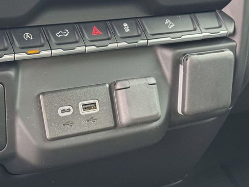 Used 2025 Chevrolet Silverado 1500 Custom Trail Boss image 23