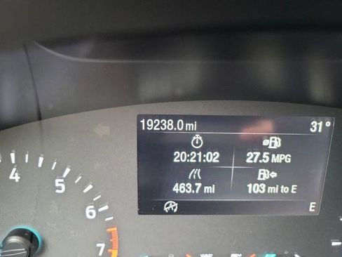 Used 2022 Ford Escape SE w/ SE Sport Appearance Package image 10