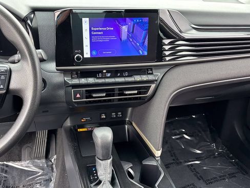 Used 2025 Toyota Camry LE FWD image 22