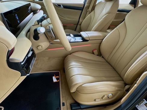 New 2025 Genesis G80 2.5T image 9