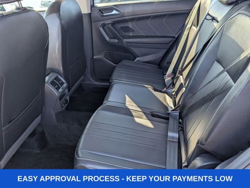 Used 2024 Volkswagen Tiguan SE AWD/4WD image 17
