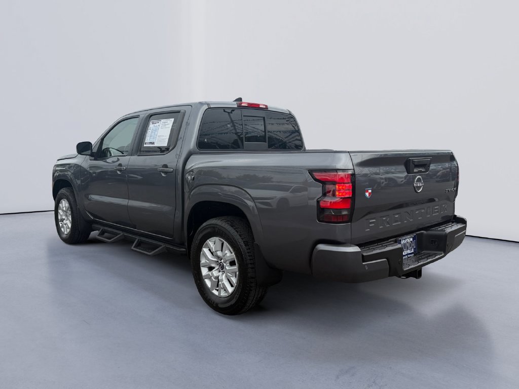 Used 2022 Nissan Frontier SV AWD/4WD image 5