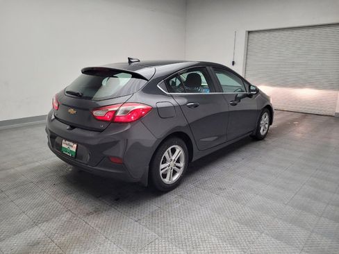 Used 2017 Chevrolet Cruze LT image 9