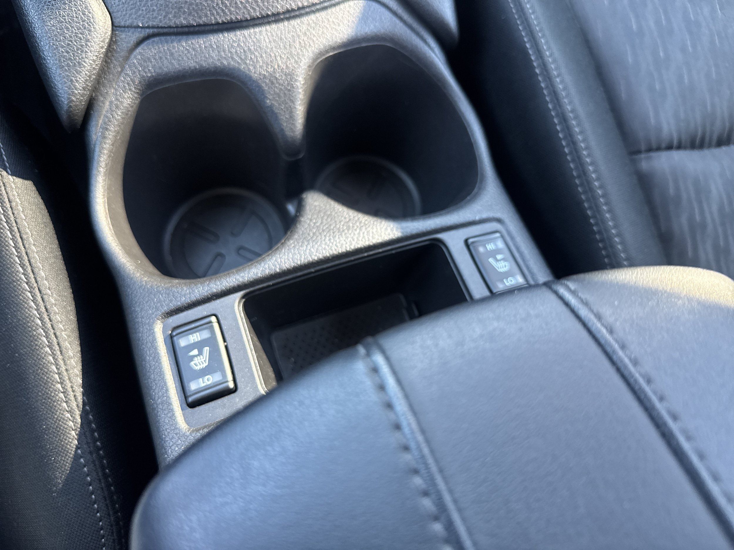 Used 2019 Nissan Rogue SV AWD/4WD image 16