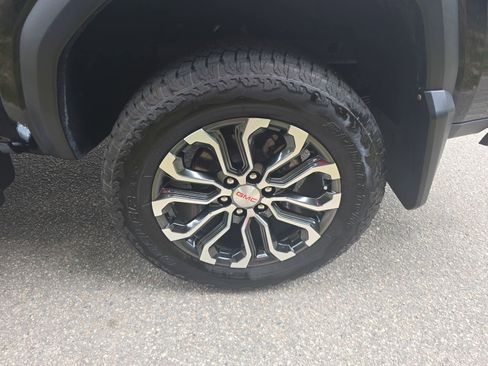 Used 2026 GMC Canyon Denali AWD/4WD image 34