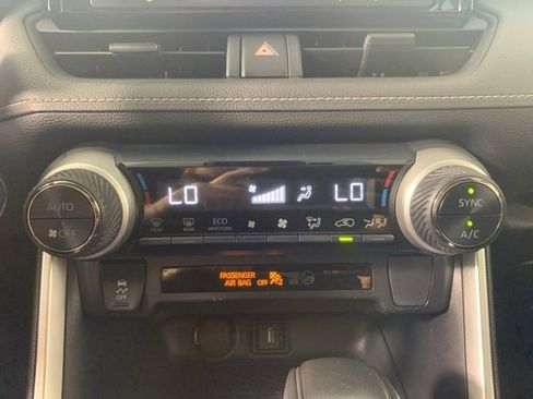 Used 2022 Toyota RAV4 XLE image 19