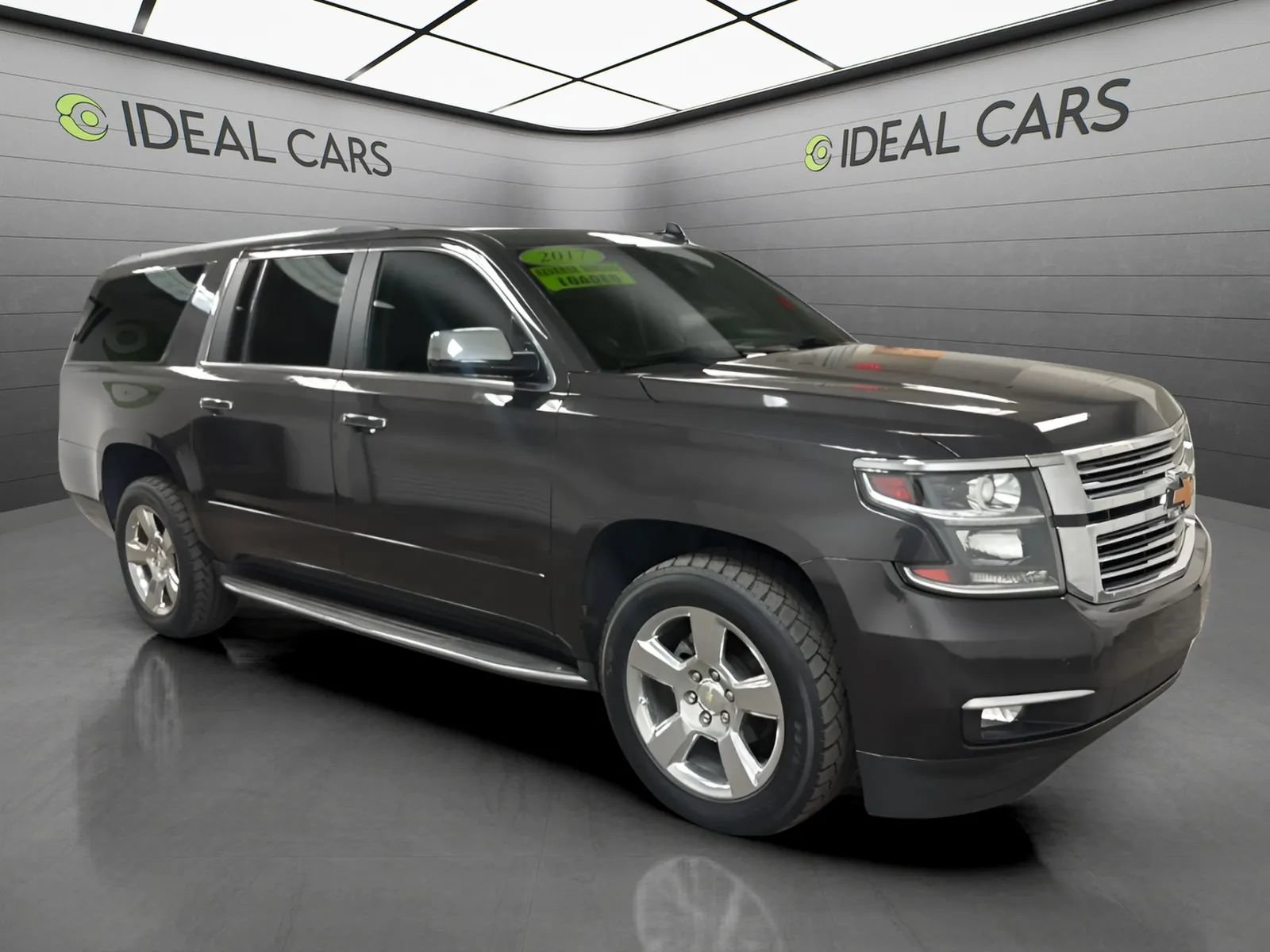 Used 2017 Chevrolet Suburban Premier RWD image 3